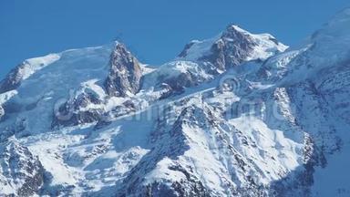 令人惊叹的接近常年冰川的勃朗峰山脉在法国一侧。冰天雪地。奇景