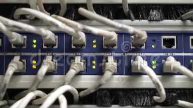 网络服务器上的电缆和连接