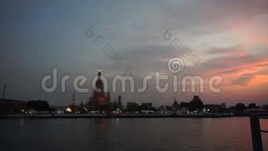 日落，泰国曼谷黎明寺，潮法拉河。 著名天际线的<strong>黄昏时刻</strong>