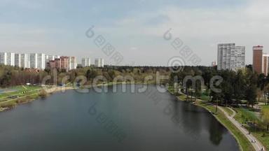 俄罗斯莫斯科Zelenograd行政区学校湖景