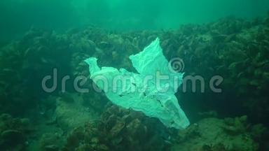 塑料<strong>垃圾</strong>等杂物漂浮在水下.. <strong>海洋</strong>污染。