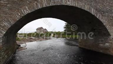 苏格兰瑟索一座古老的石磨和桥