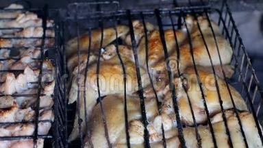 烧烤鸡肉。 烤架上的鸡肉。 烧烤炉煮鸡肉