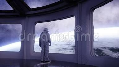 单独的宇航员在<strong>未来</strong>的宇宙飞船，房间。 地球的景色。 电影4k镜头。