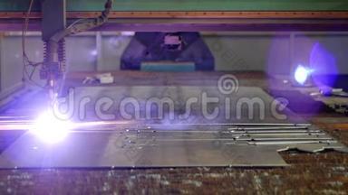 金属等离子切割自动激光机，激光等离子切割机，用于切割金属零件