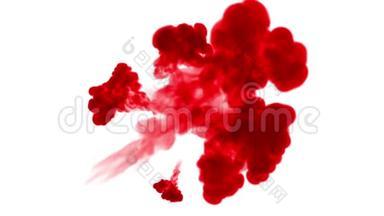 特写镜头。 红色书写墨水在水中漂浮，在缓慢的<strong>运动</strong>中移动。 背景或背景用于<strong>烟雾</strong>或