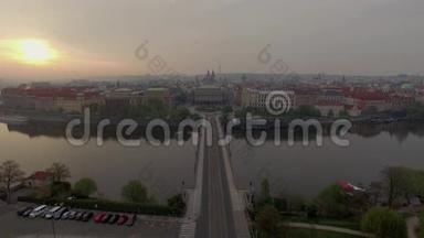 布拉格与马内斯大桥的空中景观