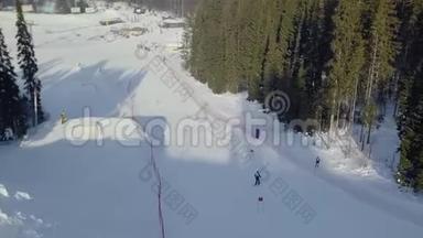 森林鸟瞰滑雪场