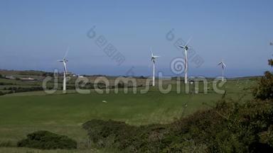 英国传统<strong>农田</strong>蓝天4K型风力涡轮机