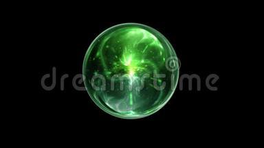 黑色屏幕背景下的绿色魔法<strong>球体旋转</strong>