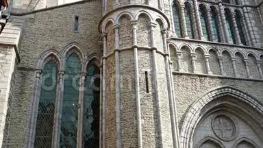 比利时布鲁日圣母教堂的<strong>哥特</strong>式建筑和高大的钟楼