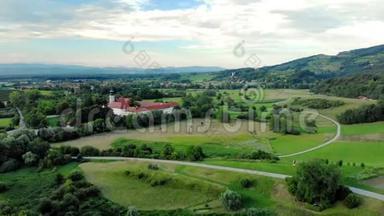 鸟瞰西斯特西亚修道院科斯塔尼耶维察纳克基，被誉为城堡科斯塔尼耶维察，斯洛文尼亚。