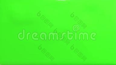 动画绿车油漆浇注和填充屏幕。 阿尔法通道包括使用卢马哑光。 3D渲染视图33