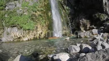 美丽的阿尔巴尼亚山瀑布景观