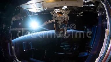 从国际空间站上看到地球。 夜间对行星地球的空间探索。 这段视频的元素由美国宇航局提供。