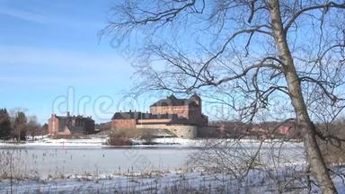 哈梅内林那古老城堡的三月景观。 芬兰