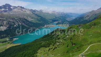 <strong>俯瞰</strong>瑞士阿尔卑斯山的空中景色-从上面<strong>俯瞰</strong>美丽的瑞士