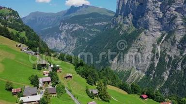 俯瞰瑞士阿尔卑斯山的空中景色-从上面俯瞰美丽的瑞士