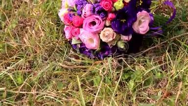 婚礼花束鲜花。 喜庆的鲜花花束。 婚礼新娘花束。 结婚花艺。