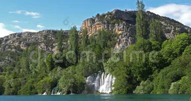 罗格瀑布，罗斯基斯拉普，克尔卡自然公园，靠近西贝尼克在达马尔蒂亚，克罗地亚<strong>实时</strong>
