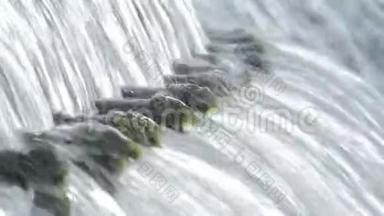 天然泉水排出天然水源的多管管道