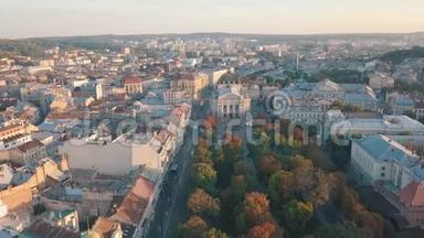 空中城市利沃夫，乌克兰。 欧洲城市。 市的热门区域.. 利沃夫歌剧