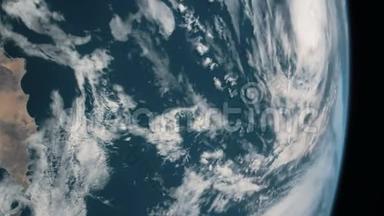 从国际空间站上<strong>看到</strong>的地球。 飓风风暴从太空席卷地球
