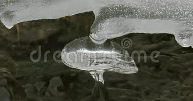 湖泊瀑布-冰的细节
