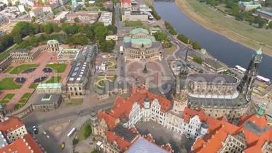 德国<strong>德累斯顿</strong>-2019年6月：<strong>德累斯顿</strong>历史市中心的空中全景无人机景观。