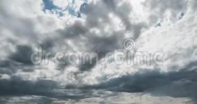 飞行积云，美丽的云层时间流逝，视频循环，4k