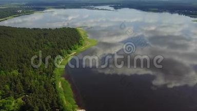 里加湖空中无人机顶视图4K UHD视频拉脱维亚Brivdabas Muzejs