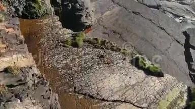 在基利基山崖上空的呼吸飞行-空中镜头