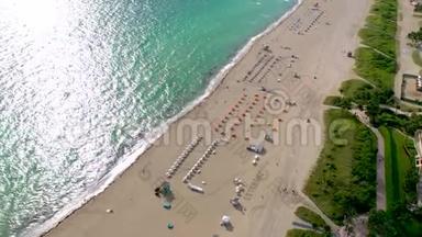 迈阿密，佛罗里达州，美国-2019年1月：航空无人机全景飞行超过南迈阿密海滩海洋海岸线。