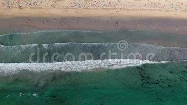 海浪沙滩，人们从无人驾驶飞机兰扎达海滩海<strong>水浴</strong>西班牙加利西亚