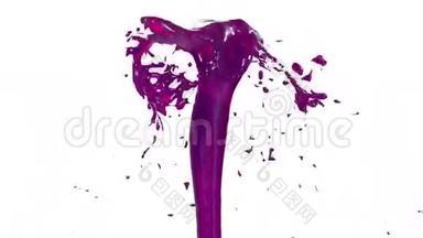 美丽的喷泉喷出的液体像紫色的果汁，喷泉随着水流高高上升。 3D渲染非常高