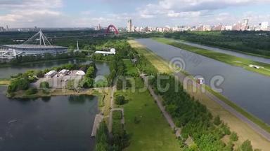从无人驾驶的奥林匹克自行车赛艇运河出发，观看莫斯科、克勒茨基山、自行车道、克勒茨卡亚自行车道