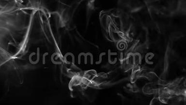 黑色背景上的抽象<strong>烟雾</strong>