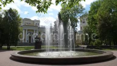 戈梅尔，贝拉鲁斯-5月15日，2019年：<strong>城市</strong>公园。 鲁米扬塞夫皇宫<strong>建筑群</strong>。