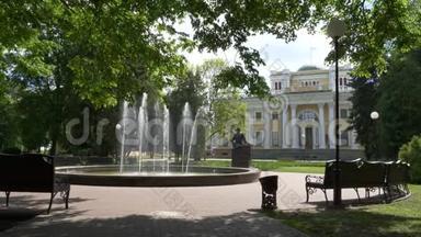 戈梅尔，贝拉鲁斯-5月15日，2019年：<strong>城市</strong>公园。 鲁米扬塞夫皇宫<strong>建筑群</strong>。