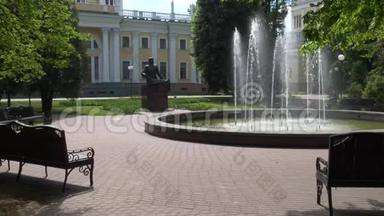 戈梅尔，贝拉鲁斯-5月15日，2019年：城市公园。 鲁米扬塞夫皇宫建筑群。