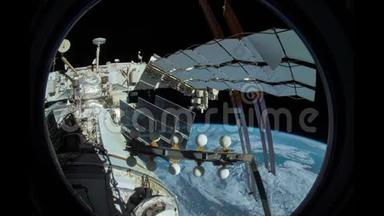 通过国际<strong>空间站</strong>国际<strong>空间站</strong>窗口看到的地球。 这幅图像的元素由美国宇航局提供。