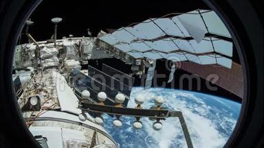 通过国际空间站国际空间站窗口看到的地球。 这幅图像的元素由美国宇航局提供。