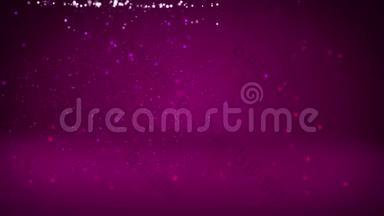 紫色圣诞树从发光发亮的粒子在左边广角拍摄。 圣诞节背景下的冬季主题