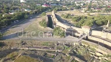 在敖德萨地区德涅斯特河<strong>口岸</strong>边的阿克曼要塞全景。