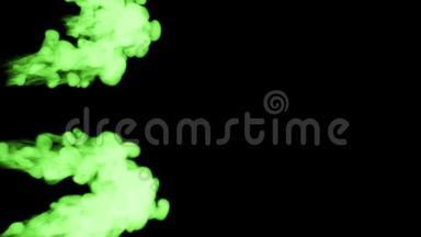 发光的绿色墨水在黑色背景上注入水。 三维动画与卢马哑光作为阿尔法<strong>通道</strong>在缓慢运动。 使用