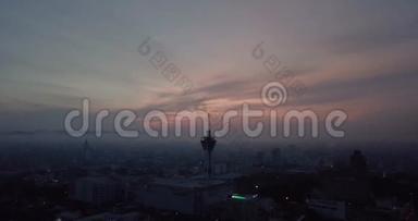 从顶部可以看到马来西亚基达的Alor Setar塔的美丽鸟瞰日出