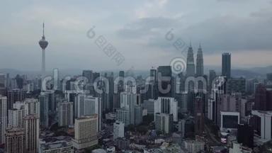 早上从山顶俯瞰吉隆坡天际线
