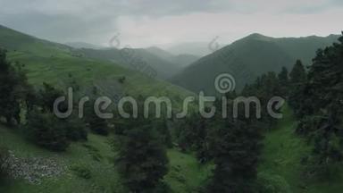 高加索山脉史诗级飞行山丘高加索美丽自然乔治亚动物水墙无人机4k