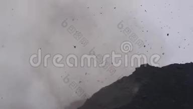 埃特纳火山爆发-爆炸和熔岩流