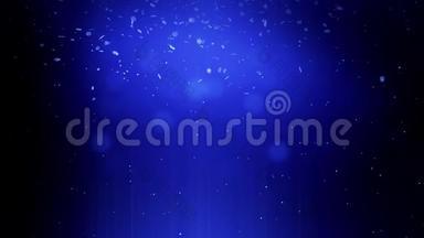 装饰的3d<strong>雪花</strong>在蓝色背景上的夜晚<strong>漂浮</strong>在空中。 用作圣诞动画、新年贺卡或